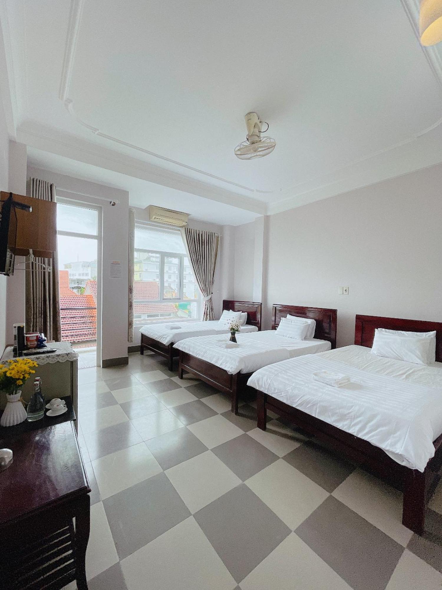 Amy Hotel Hue Exterior photo