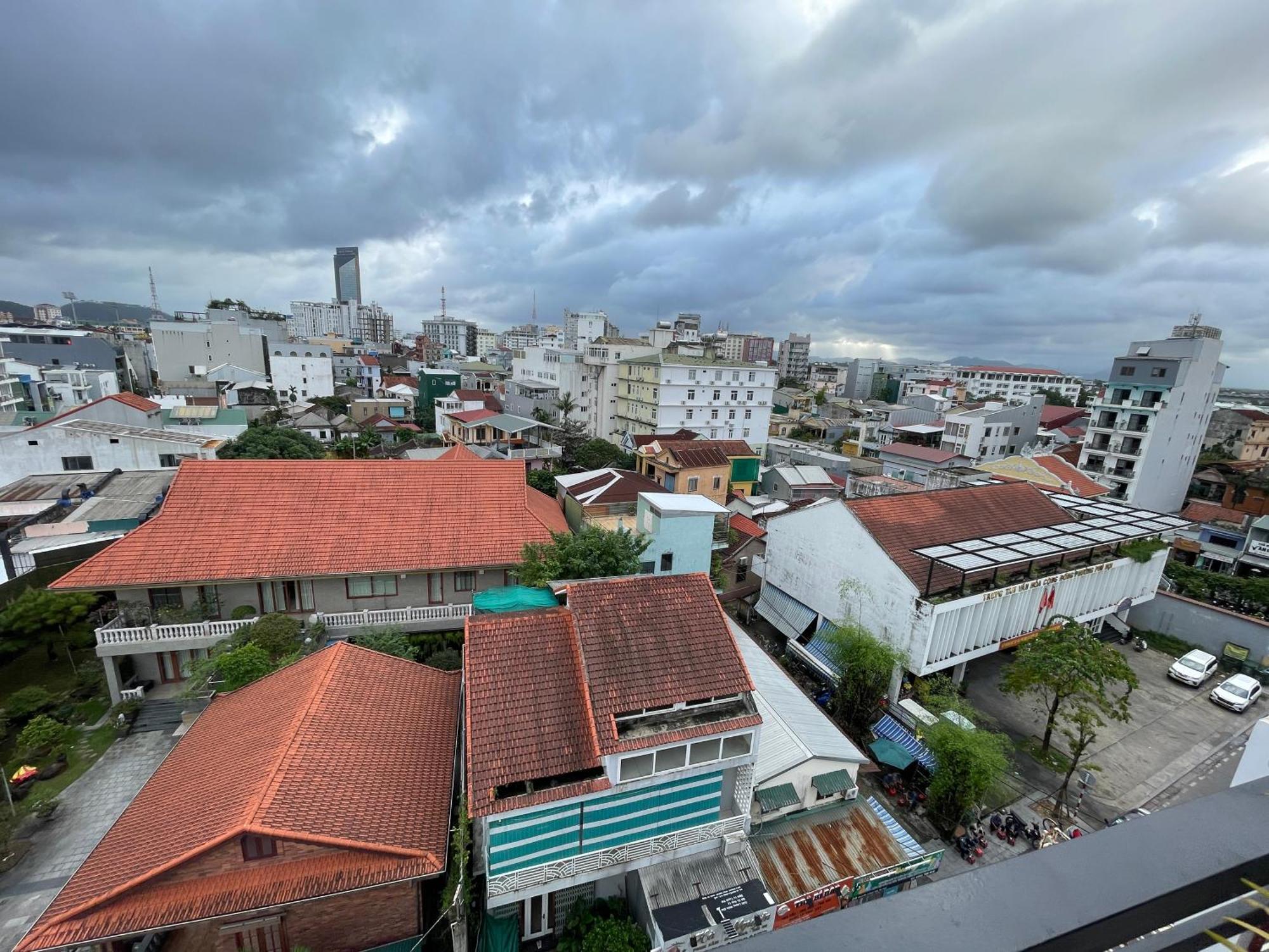 Amy Hotel Hue Exterior photo